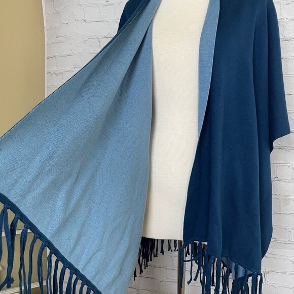 Chico's One Size Reversible Knit Cape Blue Cotton Blend Shawl Wrap Fringe - Picture 2 of 6